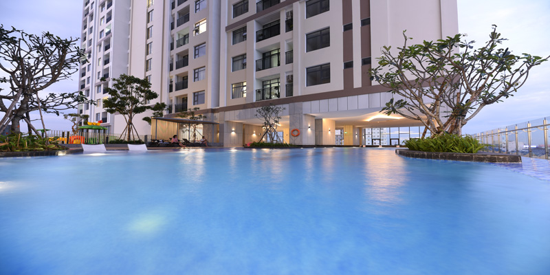 Hình thực tế hồ bơi khi mua căn hộ Phú Đông Premier